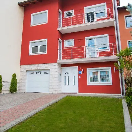 Nada Lägenhet Karlovac Exteriör bild